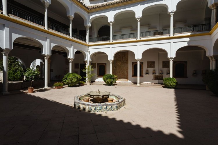 Hotel en Córdoba Caireles - Museo Arqueológico de Córdoba